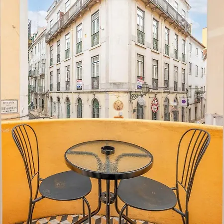 Boutique With Balcony In Bairro Alto