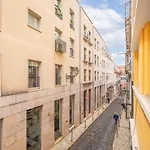 Boutique With Balcony In Bairro Alto Apartment