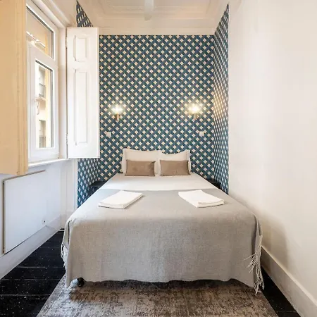 Boutique With Balcony In Bairro Alto Apartment *