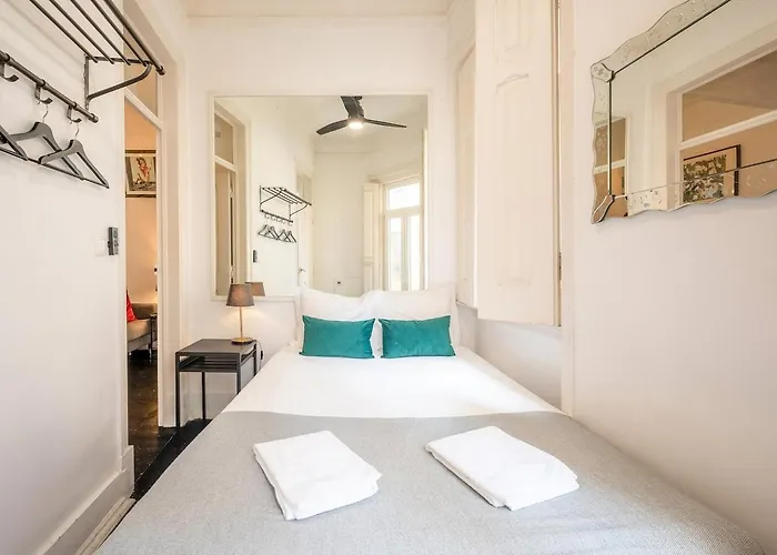 Boutique With Balcony In Bairro Alto * Lizbona