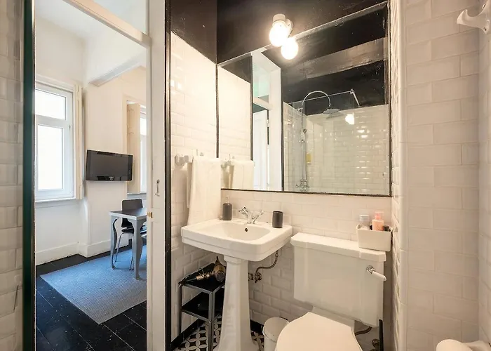 Boutique With Balcony In Bairro Alto